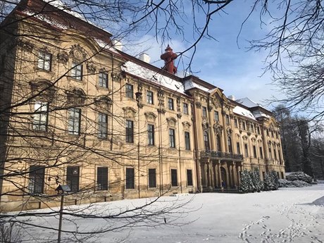 V zámku je v souasnosti Centrum integrované onkologické pée