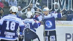 tvrtfinále hokejové extraligy mezi Libercem a Plzní (gólová radost hostí).