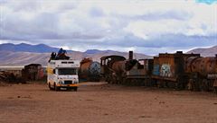 Slavný hbitov vlak nedaleko msta Uyuni je sice ohromnou turistickou atrakcí,...