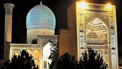 Další perla hedvábné stezky Samarkand a Timurovo mausoleum.