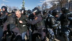 Zásah policie bhem protest v Moskv