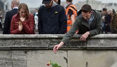 Bhem útoku na Westminster Bridge zemelo 4 lidé a útoník.