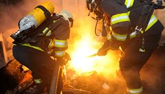 Šest osob bylo hospitalizováno po požáru dvou domů na Zlínsku