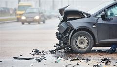 Nehoda pěti osobních aut u Říčan zablokovala na dvě hodiny dálnici D1