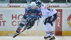 První zápas semifinále play off hokejové extraligy: Bílí Tygi Liberec - Piráti...