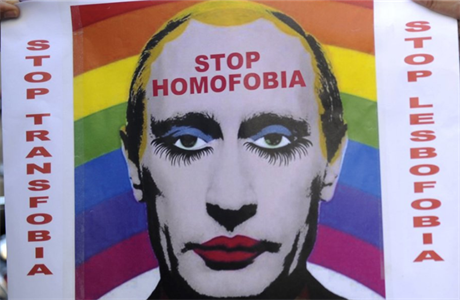 Jedna z verz fotografie ruskho prezidenta Vladimira Putina, za jej...