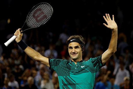 Roger Federer bude hrát a na tráv.