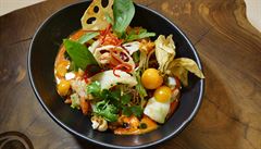 Thajský salát s moskými plody a lotosovým koenem