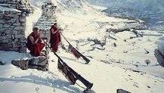 A na pt msíc se v zim uzave horský Malý Tibet okolnímu svtu.