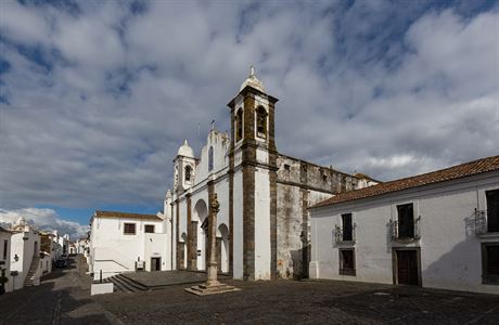 V portugalských kostelích slouí me i eny