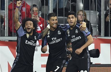 Fotogalerie: Cristiano Ronaldo slaví gól v zápase Bayern Mnichov vs. Real  Madrid.