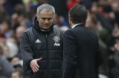 Manchester United vs. Chelsea: Jos Mourinho a Antonio Conte po zpase.
