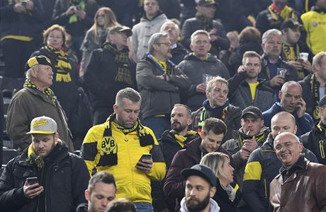 Autobus fotbalist Dortmundu cestou na tern zpas tvrtfinle Ligy mistr s...