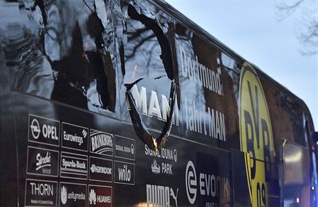 Autobus fotbalist Dortmundu zashly exploze