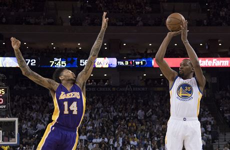 NBA: Los Angeles Lakers proti Golden State Warriors.