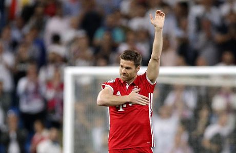 Xabi Alonso se lou s fanouky Bayernu a vlastn karirou v evropskch...