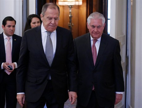 Ministi zahranií Ruské federace a USA. Sergej Lavrov a Rex Tillerson bhem...