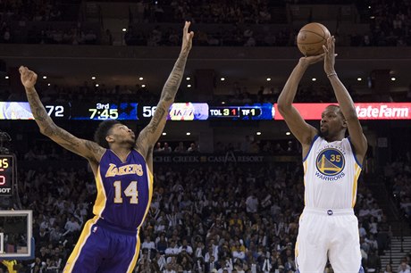 NBA: Los Angeles Lakers proti Golden State Warriors.