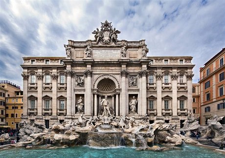 Světoznámá fontána di Trevi v Římě.