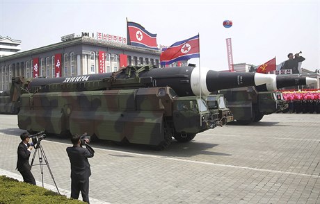 Podle vojenských expert Severní Korea pedvedla na pehlídce nové...