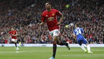Manchester United vs. Chelsea: Rashford slaví gól v síti hostí.