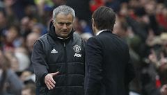Manchester United vs. Chelsea: José Mourinho a Antonio Conte po zápase.