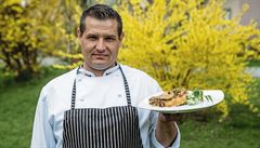 Šéfkuchař restaurace U Sapíků Marek Štěrba připravuje tradiční velikonoční menu. | na serveru Lidovky.cz | aktuální zprávy