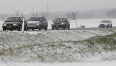 Zima se znovu rzn hls o slovo, po celm esku m hust snit. Meteorologov varuj tak ped nledm