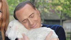 Vegetarián Berlusconi bojuje o hlasy záchranou jehňat před velikonoční porážkou