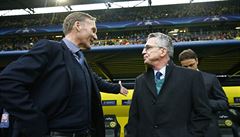 Majitel Dortmundu Hans-Joachim Watzke (vlevo) a nmecký ministr vnitra Thomas...