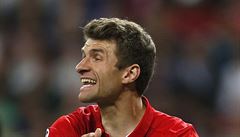 Vdy to byl ofsajd! Thomas Müller z Bayernu.