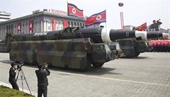 Podle vojenských expertů Severní Korea předvedla na přehlídce nové...