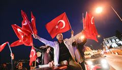 Turecko při referendu ‚čarovalo‘ s lístky, tvrdí OBSE. Jen předsudky, reaguje Erdogan