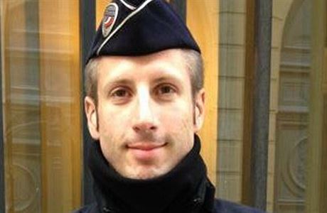 Xavier Jugele, policista zastelený ve tvrtek na Champs Élysées.