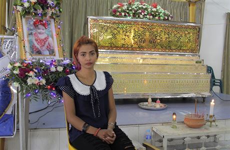 Matka v Thajsku zavradného dítte.