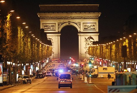 Champs-Élysées po útoku.