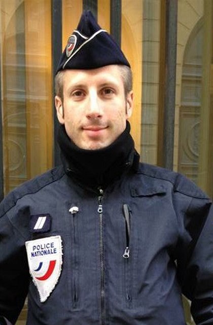 Xavier Jugele, policista zastelený ve tvrtek na Champs Élysées.