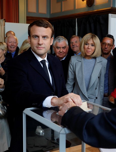 Emmanuel Macron a Brigitte Trogneuxová.