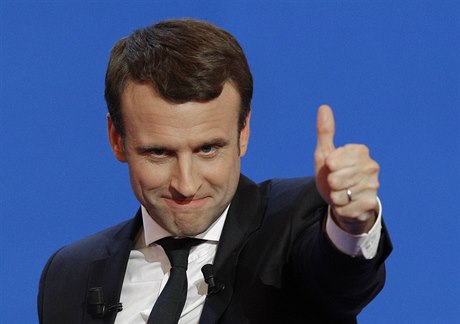 Liberál Emmanuel Macron po vítězném prvním kole.
