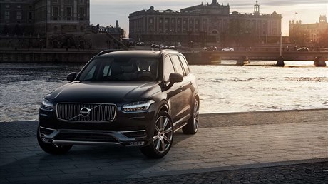 Volvo XC90.