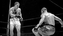 Rocky Marciano bije Joea Louise.