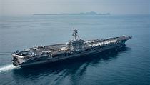 Americk letadlov lo Carl Vinson