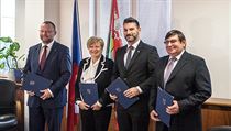 Podpis o spolupráci nové koalice v Jihočeském kraji podepsali zástupci ČSSD,...