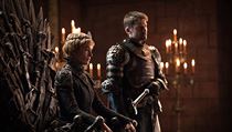 Sedm ada serilu Hra o trny: krlovna Cersei Lannister (Lena Headeyov) a...