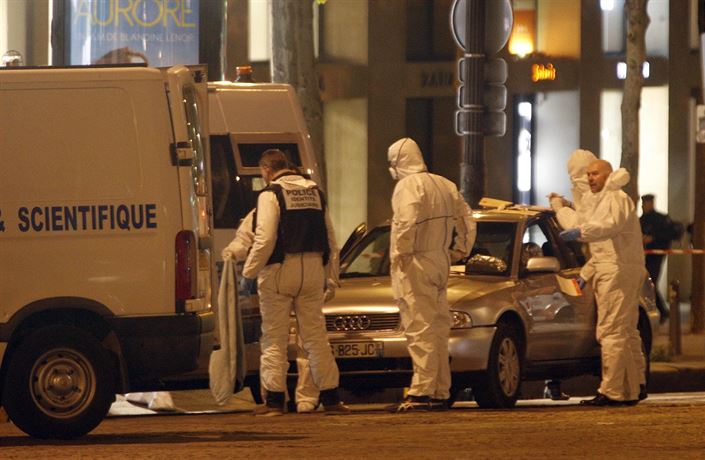 Champs-Elysées po útoku.