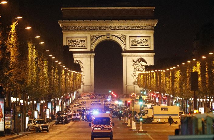 Champs-Élysées po útoku.