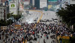 Venezuelsk policie opt zashla proti masovm demonstracm