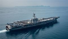 USA vyslaly ke Korejskému poloostrovu letadlovou loď Ronald Reagan