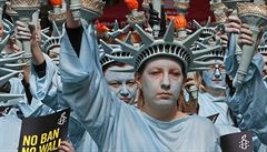 Sto dn, sto protestujících. Amnesty International protestuje ped americkým...