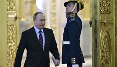 Ruský prezident Vladimir Putin pichází na jednání výboru pro oslavy kvtnového...